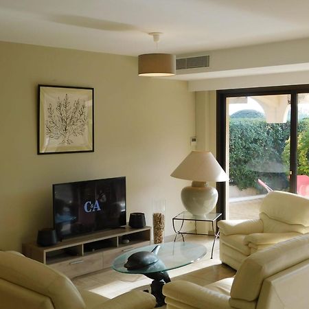 Air-Conditioned 4-Room "Marine Villeneuve" Flat With Pool And Parking מראה חיצוני תמונה