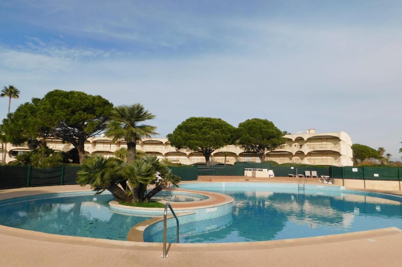 Air-Conditioned 4-Room "Marine Villeneuve" Flat With Pool And Parking מראה חיצוני תמונה